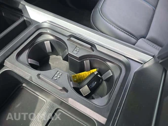 2025 Ford Super Duty F-250 Platinum Crew Cab Medium Bed - miniatura 8