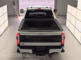 2025 Ford Super Duty F-250 Platinum Crew Cab Medium Bed - miniatura 5