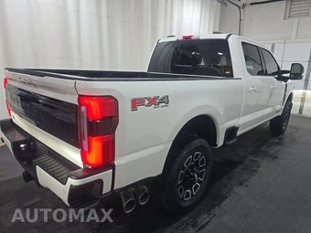 2025 Ford Super Duty F-250 Platinum Crew Cab Medium Bed - miniatura 4