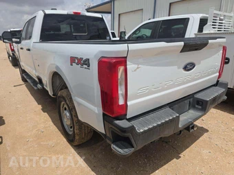 2025 Ford Super Duty F-250 XL Crew Cab Long Bed - miniatura 2