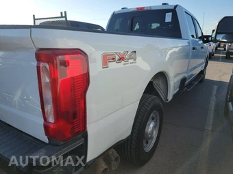 2025 Ford Super Duty F-250 XL Crew Cab Long Bed - miniatura 4
