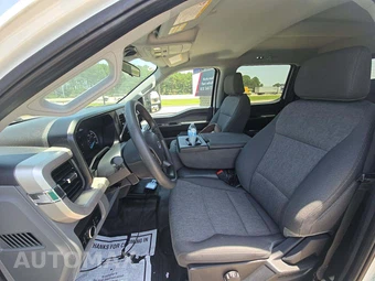 2025 Ford Super Duty F-250 XL Crew Cab Long Bed - miniatura 3