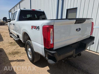 2025 Ford Super Duty F-250 XL Crew Cab Long Bed - miniatura 2