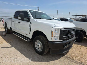 2025 Ford Super Duty F-250 XL Crew Cab Long Bed - miniatura 4