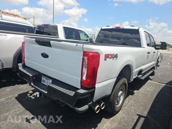 2025 Ford Super Duty F-250 XL Crew Cab Long Bed - miniatura 4
