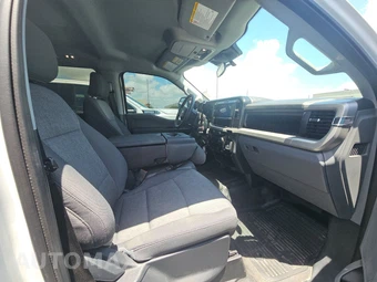 2025 Ford Super Duty F-250 XL Crew Cab Long Bed - miniatura 8