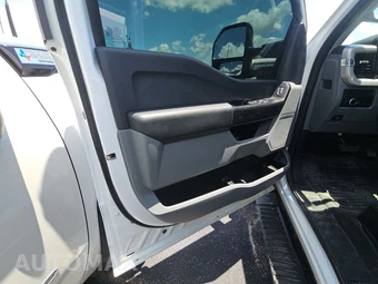 2025 Ford Super Duty F-250 XL Crew Cab Long Bed - miniatura 9