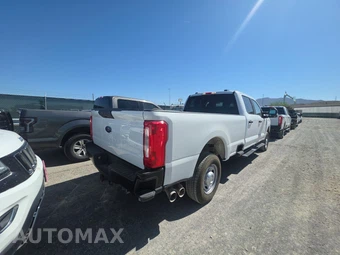 2025 Ford Super Duty F-250 XL Crew Cab Long Bed - miniatura 4