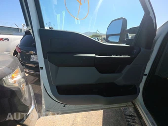 2025 Ford Super Duty F-250 XL Crew Cab Long Bed - miniatura 9