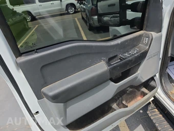 2025 Ford Super Duty F-250 XL Crew Cab Long Bed - miniatura 9