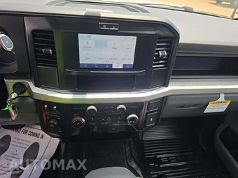 2025 Ford Super Duty F-250 XL Crew Cab Long Bed - miniatura 10