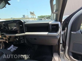 2025 Ford Super Duty F-250 XL Crew Cab Long Bed - miniatura 18