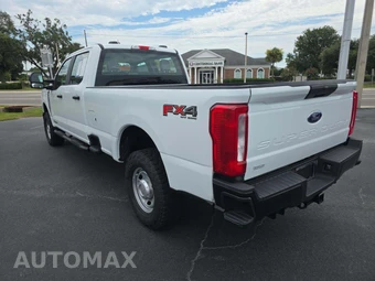 2025 Ford Super Duty F-250 XL Crew Cab Long Bed - miniatura 2