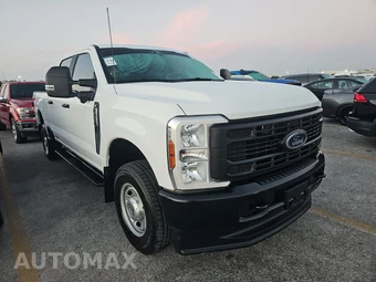 2025 Ford Super Duty F-250 XL Crew Cab Medium Bed - miniatura 3