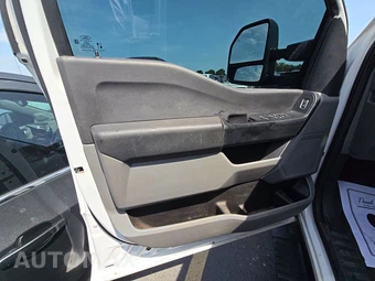 2025 Ford Super Duty F-250 XL Crew Cab Medium Bed - miniatura 9