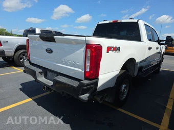 2025 Ford Super Duty F-250 XL Crew Cab Medium Bed - miniatura 4