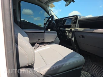 2025 Ford Super Duty F-250 XL Crew Cab Medium Bed - miniatura 8