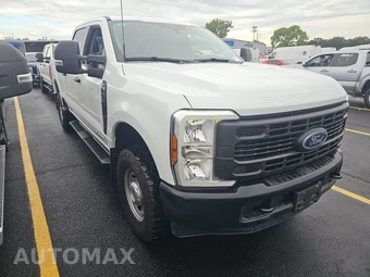 2025 Ford Super Duty F-250 XL Crew Cab Medium Bed - miniatura 3