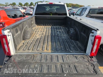 2025 Ford Super Duty F-250 XLT Crew Cab Long Bed - miniatura 16