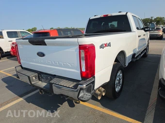 2025 Ford Super Duty F-250 XLT Crew Cab Long Bed - miniatura 4