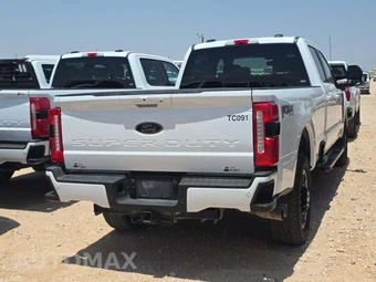 2025 Ford Super Duty F-250 XLT Crew Cab Long Bed - miniatura 3
