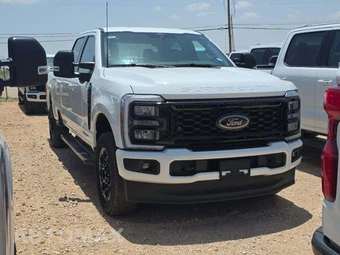 2025 Ford Super Duty F-250 XLT Crew Cab Long Bed - miniatura 4
