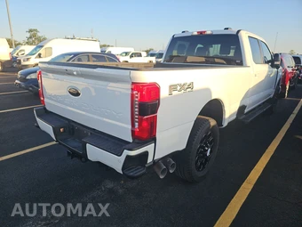 2025 Ford Super Duty F-250 XLT Crew Cab Long Bed - miniatura 4