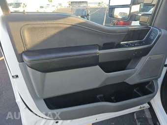 2025 Ford Super Duty F-250 XLT Crew Cab Long Bed - miniatura 9