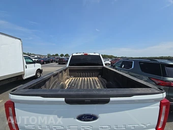 2025 Ford Super Duty F-250 XLT Crew Cab Long Bed - miniatura 16