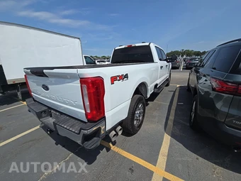 2025 Ford Super Duty F-250 XLT Crew Cab Long Bed - miniatura 4