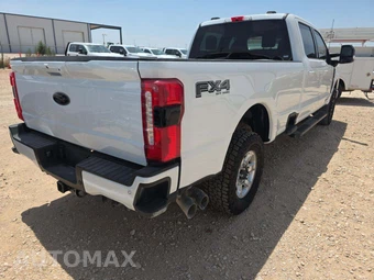 2025 Ford Super Duty F-250 XLT Crew Cab Long Bed - miniatura 3