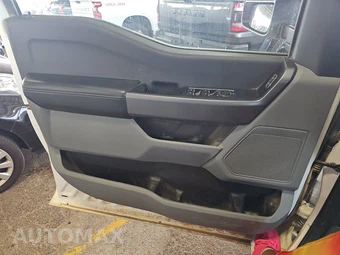 2025 Ford Super Duty F-250 XLT Crew Cab Medium Bed - miniatura 9