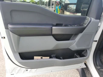 2025 Ford Super Duty F-250 XLT Crew Cab Medium Bed - miniatura 9