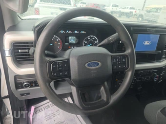 2025 Ford Super Duty F-250 XLT Crew Cab Medium Bed - miniatura 10