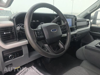 2025 Ford Super Duty F-250 XLT Crew Cab Medium Bed - miniatura 17