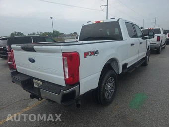 2025 Ford Super Duty F-250 XLT Crew Cab Medium Bed - miniatura 4