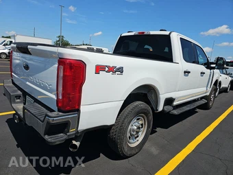 2025 Ford Super Duty F-250 XLT Crew Cab Medium Bed - miniatura 4