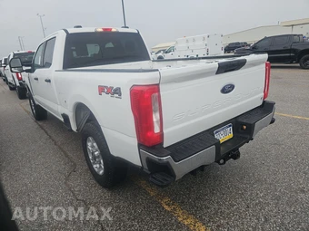 2025 Ford Super Duty F-250 XLT Crew Cab Medium Bed - miniatura 6