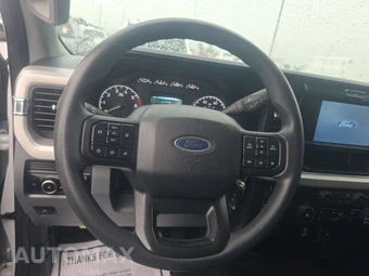 2025 Ford Super Duty F-250 XLT Crew Cab Medium Bed - miniatura 10
