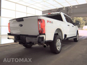 2025 Ford Super Duty F-250 XLT Crew Cab Medium Bed - miniatura 4