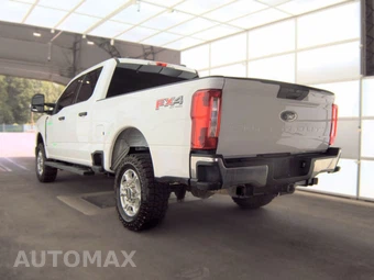 2025 Ford Super Duty F-250 XLT Crew Cab Medium Bed - miniatura 6