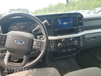 2025 Ford Super Duty F-250 XLT Crew Cab Medium Bed - miniatura 11