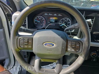 2025 Ford Super Duty F-250 XLT Crew Cab Medium Bed - miniatura 10