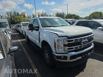 2025 Ford Super Duty F-250 XLT Crew Cab Medium Bed - miniatura 3