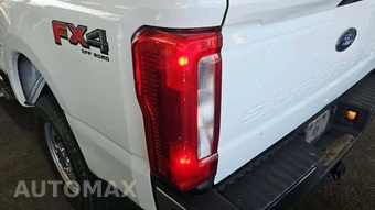 2025 Ford Super Duty F-250 XLT Crew Cab Medium Bed - miniatura 31