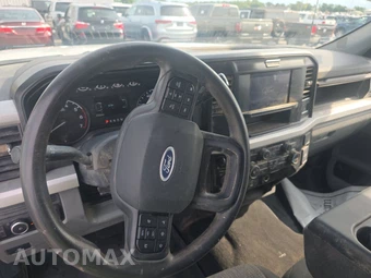 2025 Ford Super Duty F-250 XLT Crew Cab Medium Bed - miniatura 11
