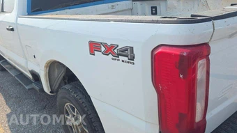 2025 Ford Super Duty F-250 XLT Crew Cab Medium Bed - miniatura 30