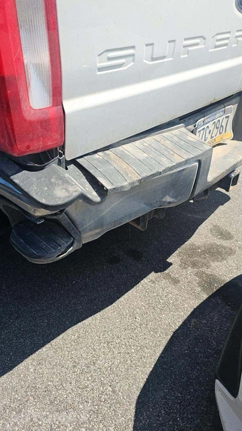 2025 Ford Super Duty F-250 XLT Crew Cab Medium Bed - miniatura 3