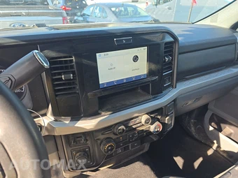 2025 Ford Super Duty F-250 XLT Crew Cab Medium Bed - miniatura 11