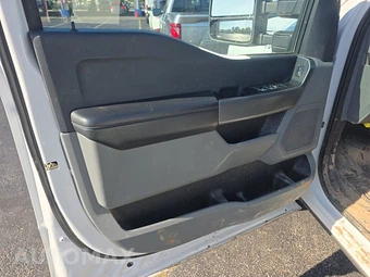 2025 Ford Super Duty F-250 XLT Crew Cab Medium Bed - miniatura 9